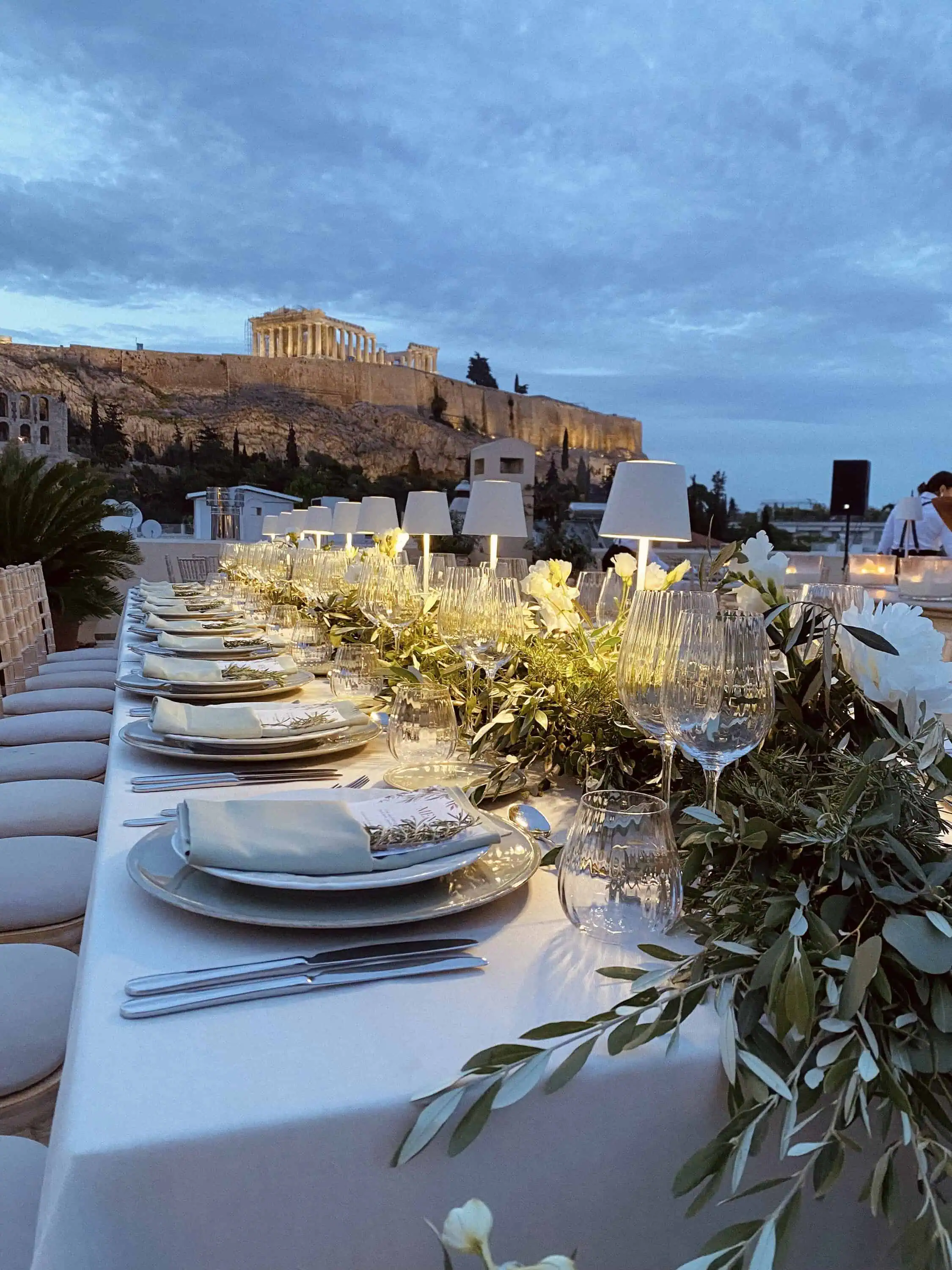 Business dinner decoration with flowers