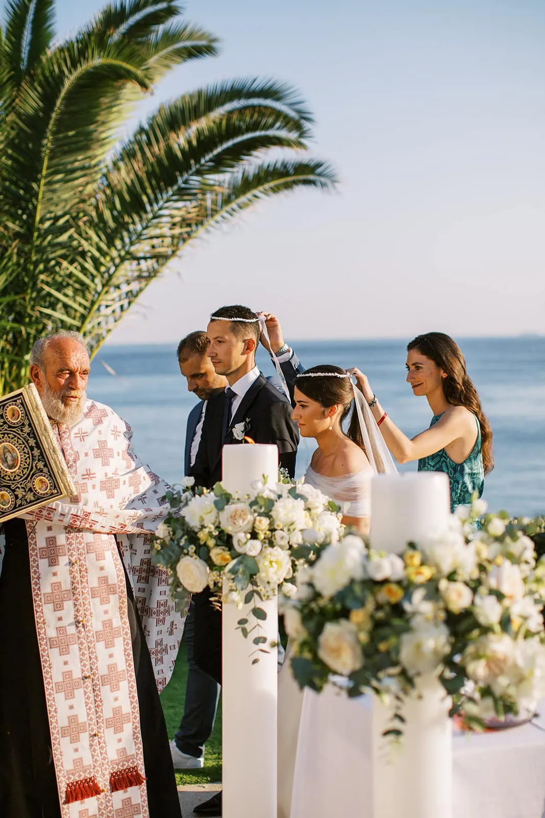 Marriage with the timeless beauty of the Greek element
