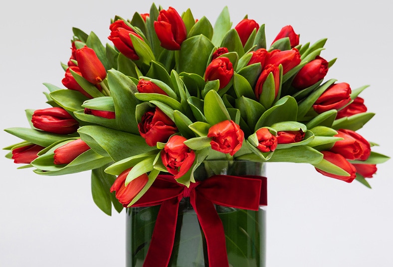 Χαρίστε την ευτυχία με τις χειροποίητες ανθοδέσμες και μπουκέτα λουλουδιών μας.