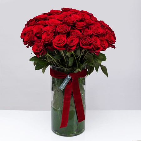 100 Red Roses In A Vase
