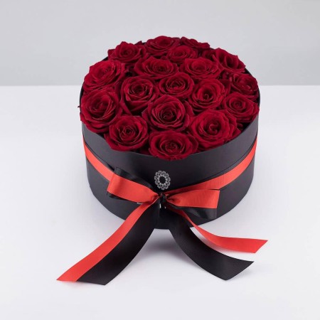 Red roses in box